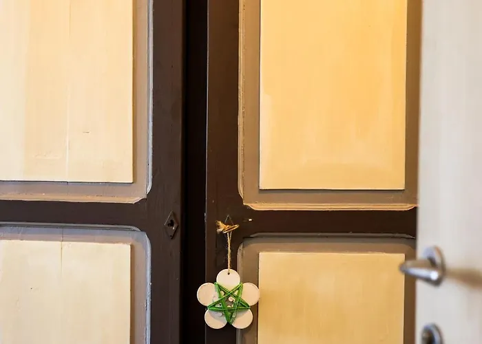 فندق مبيت وإفطار Cadrecca Tra Terra Luna E Mare 3*