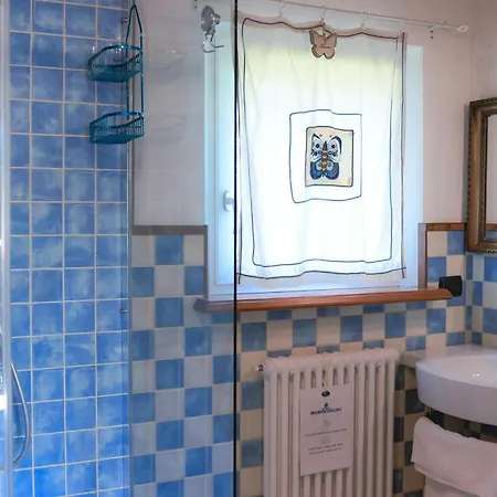 Cadrecca Tra Terra Luna E Mare Bed & Breakfast 3*