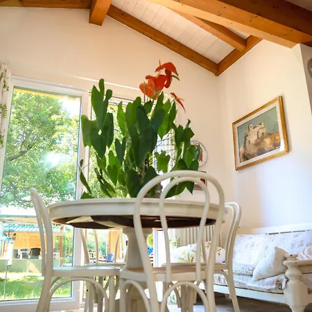 Cadrecca Tra Terra Luna E Mare Bed & Breakfast 3*