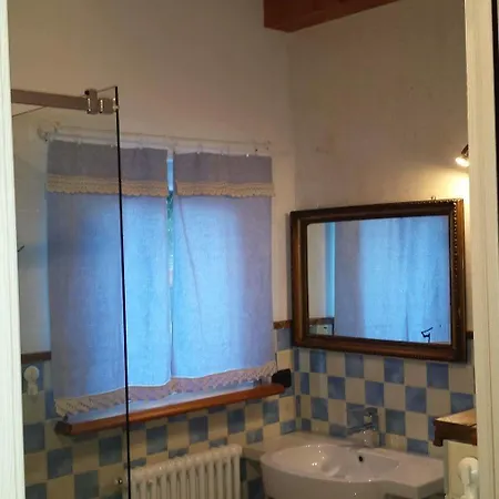 Cadrecca Tra Terra Luna E Mare Bed & Breakfast 3*